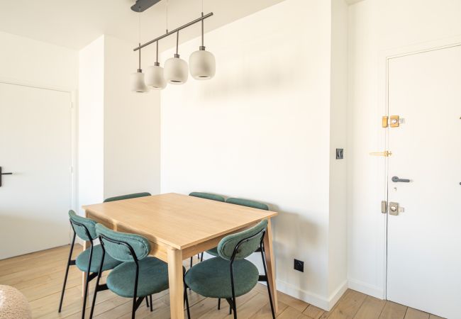 Apartamento em Paris - Tour Eiffel Grenelle Apartamento em Paris - Tour Eiffel Grenelle