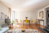Apartamento em Paris - Montmartre Vintage Apartamento em Paris - Montmartre Vintage