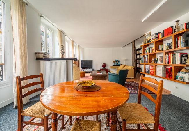 Apartamento em Paris - Montmartre Martyrs Apartamento em Paris - Montmartre Martyrs