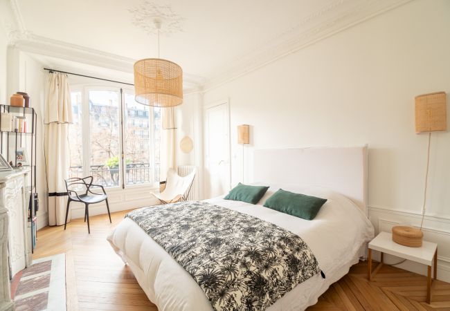 Apartment in Paris - Bastille Square Trousseau Family