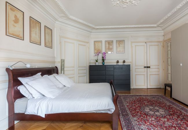 Appartement à Paris - Champs Elysées Classic
