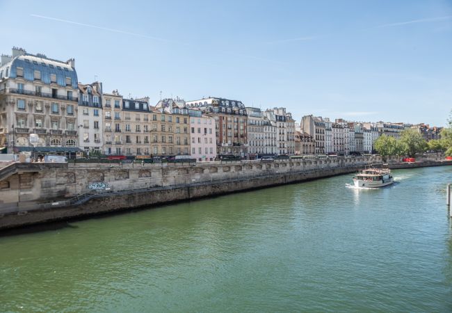 Appartement à Paris - Saint Michel Seine Loft Appartement à Paris - Saint Michel Seine Loft