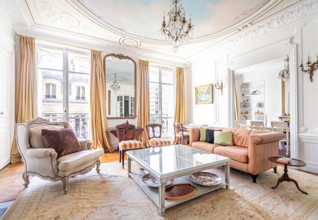  à Paris - Arc de Triomphe Home