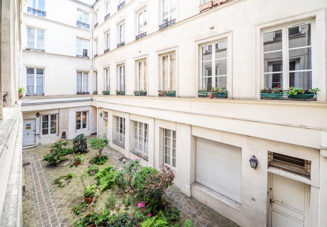 Appartement à Paris - Bon Marché Rousselet