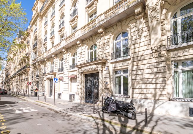 Appartement à Paris - Parc Monceau Cosy