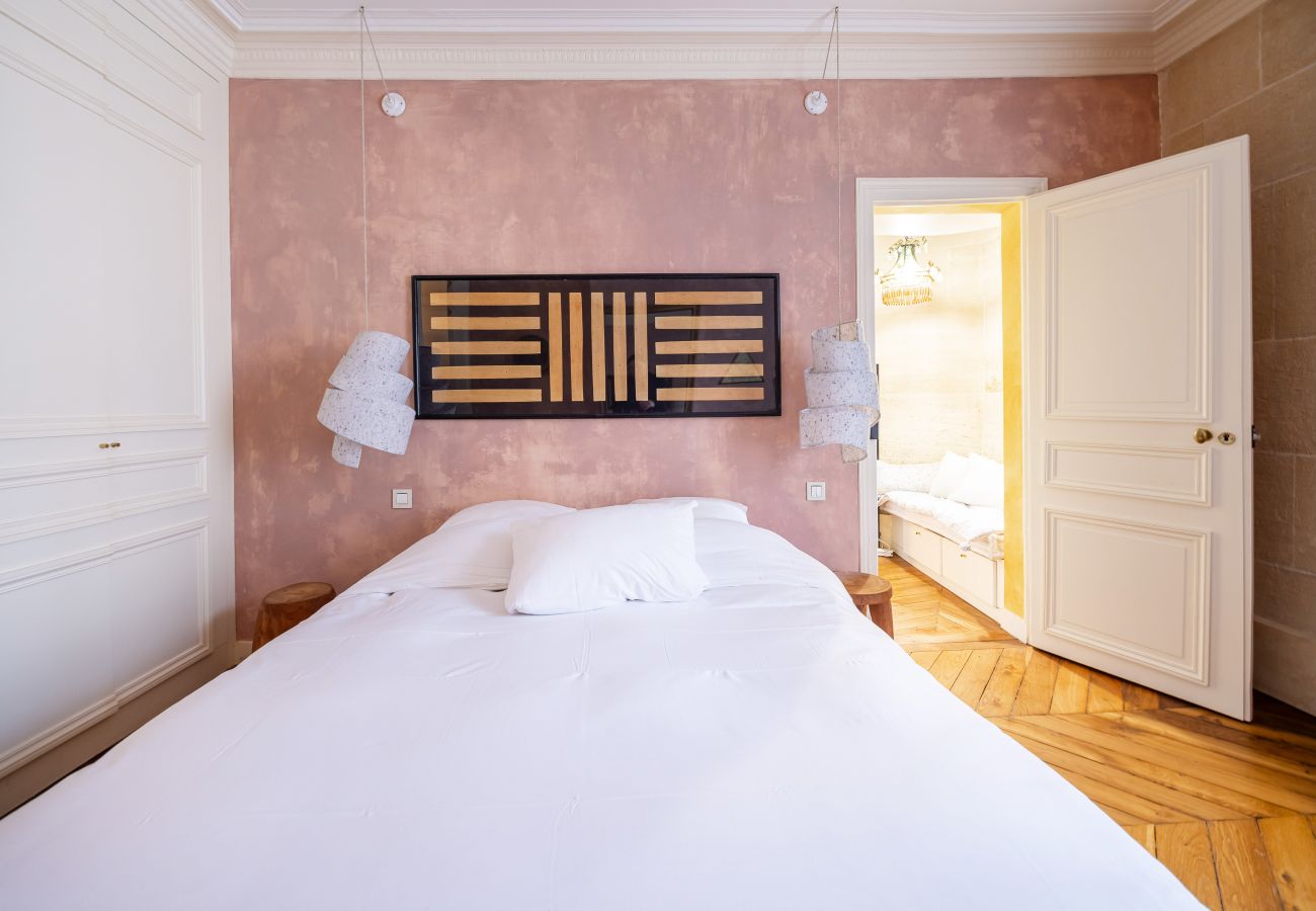 Appartement à Paris - Saint Germain Artiste