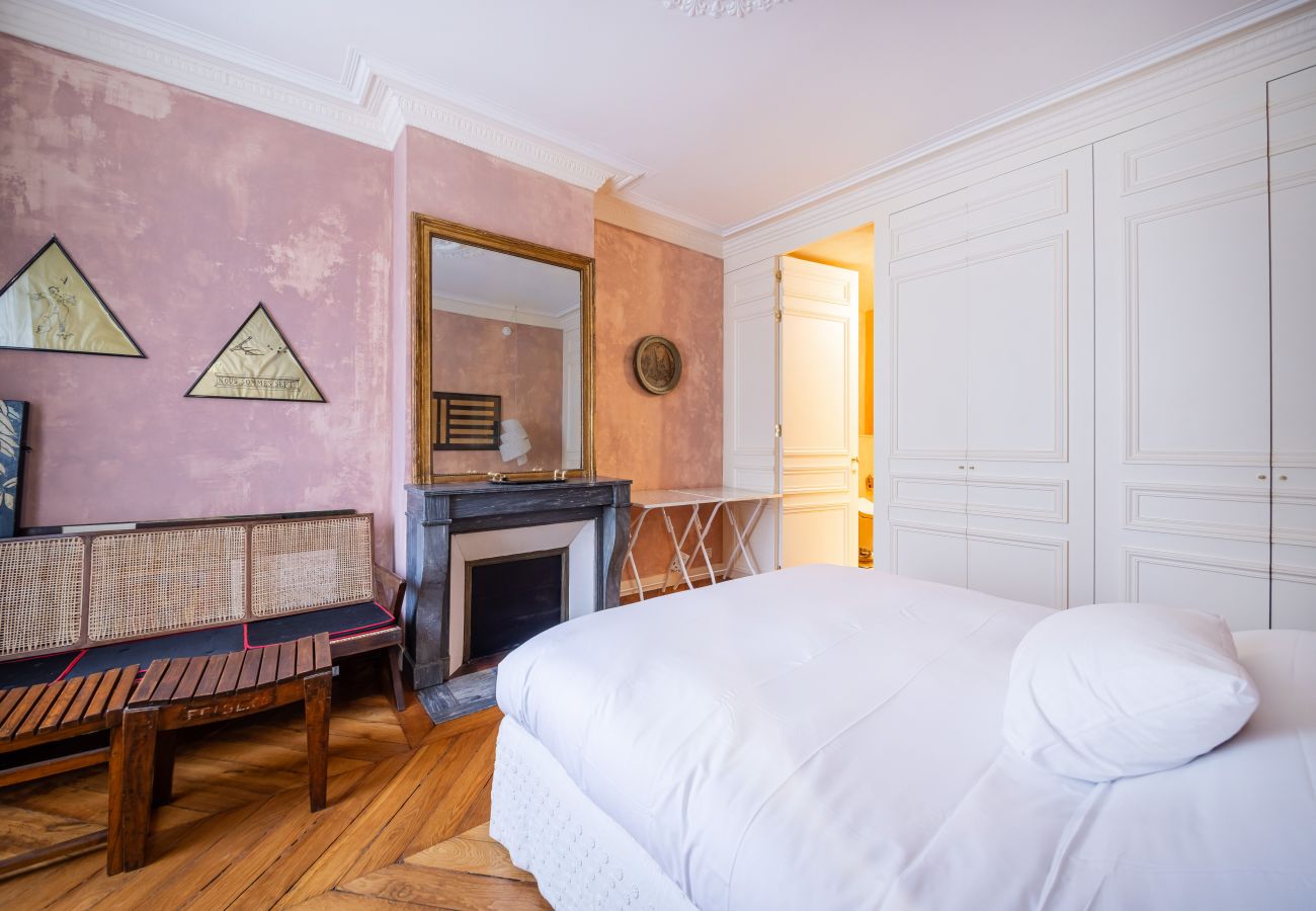 Appartement à Paris - Saint Germain Artiste