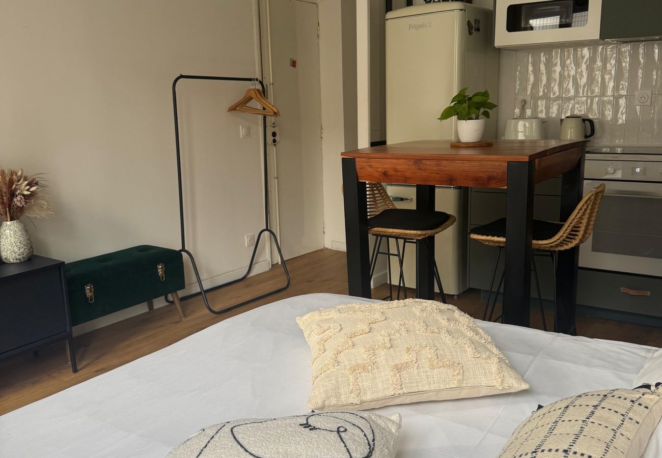 Appartement à Paris - Belleville Studio