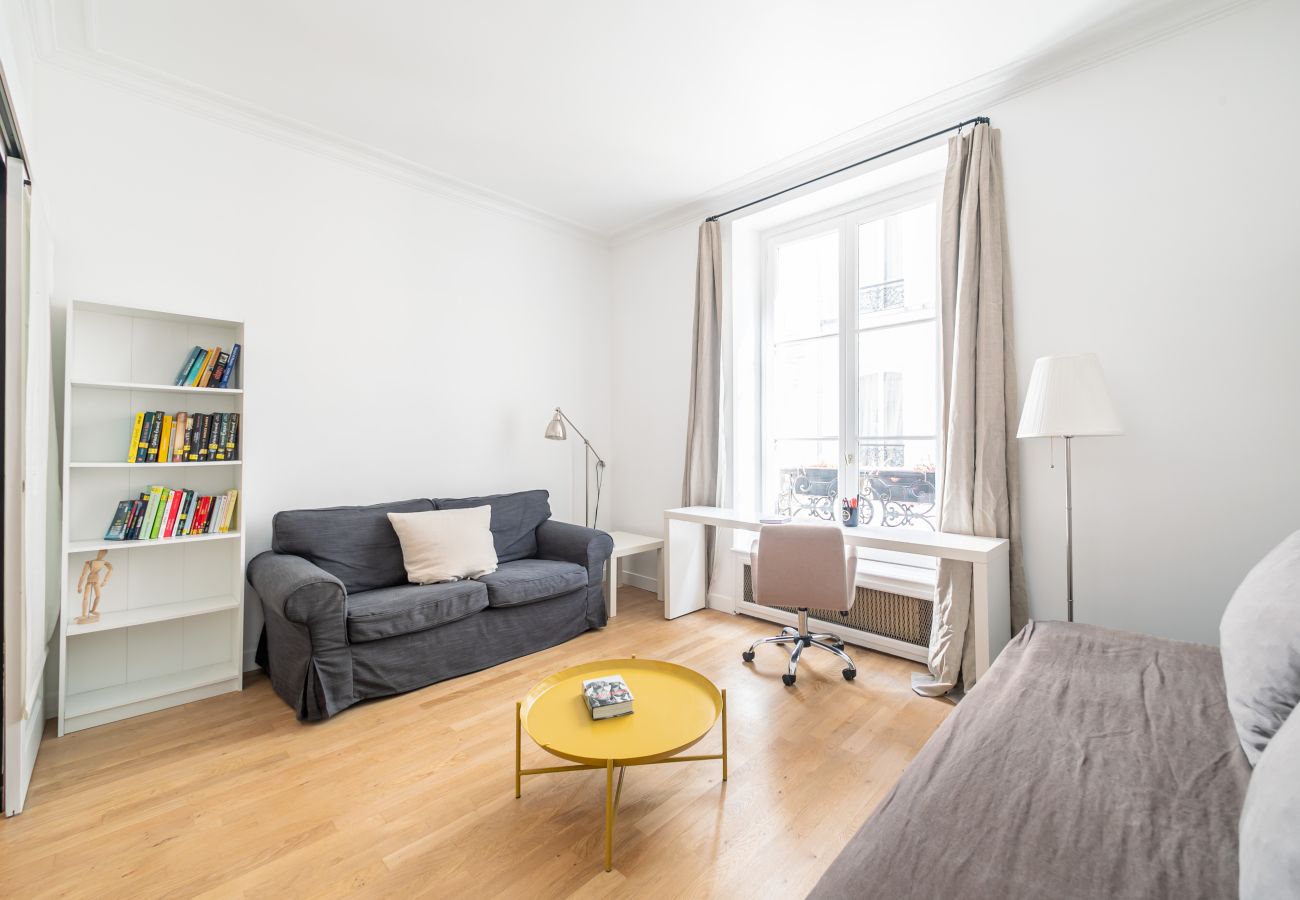 Apartment in Paris - Alma Tour Eiffel