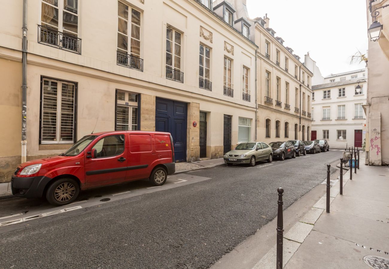 Apartment in Paris - Marais Picasso