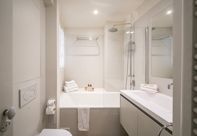 Apartment in Paris - Canal St Martin Design Apartment in Paris - Canal St Martin Design