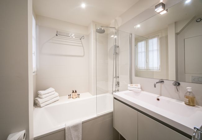 Apartment in Paris - Canal St Martin Design Apartment in Paris - Canal St Martin Design