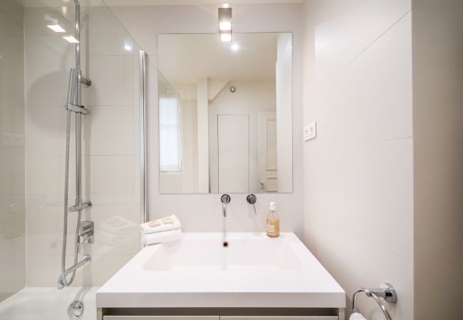 Apartment in Paris - Canal St Martin Design Apartment in Paris - Canal St Martin Design