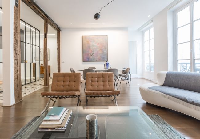 Apartment in Paris - Île Saint Louis Luxury Apartment in Paris - Île Saint Louis Luxury