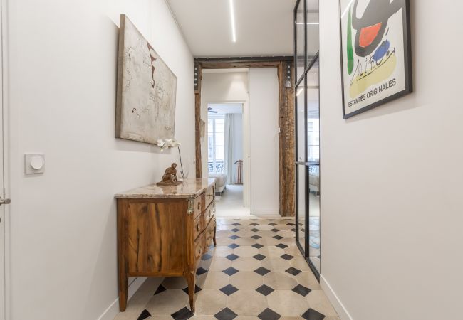 Apartment in Paris - Île Saint Louis Luxury Apartment in Paris - Île Saint Louis Luxury