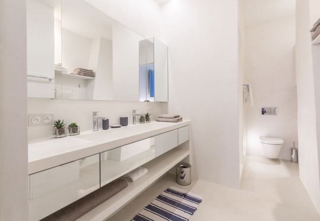 Apartment in Paris - Île Saint Louis Luxury Apartment in Paris - Île Saint Louis Luxury