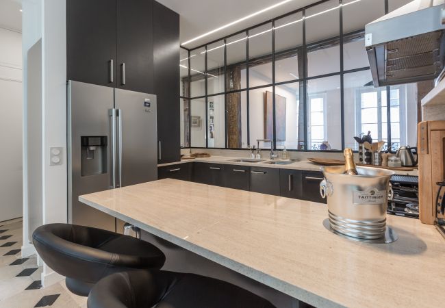 Apartment in Paris - Île Saint Louis Luxury Apartment in Paris - Île Saint Louis Luxury