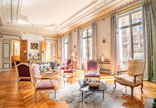 Apartment in Paris - Wagram Luxury Palace Apartment in Paris - Wagram Luxury Palace
