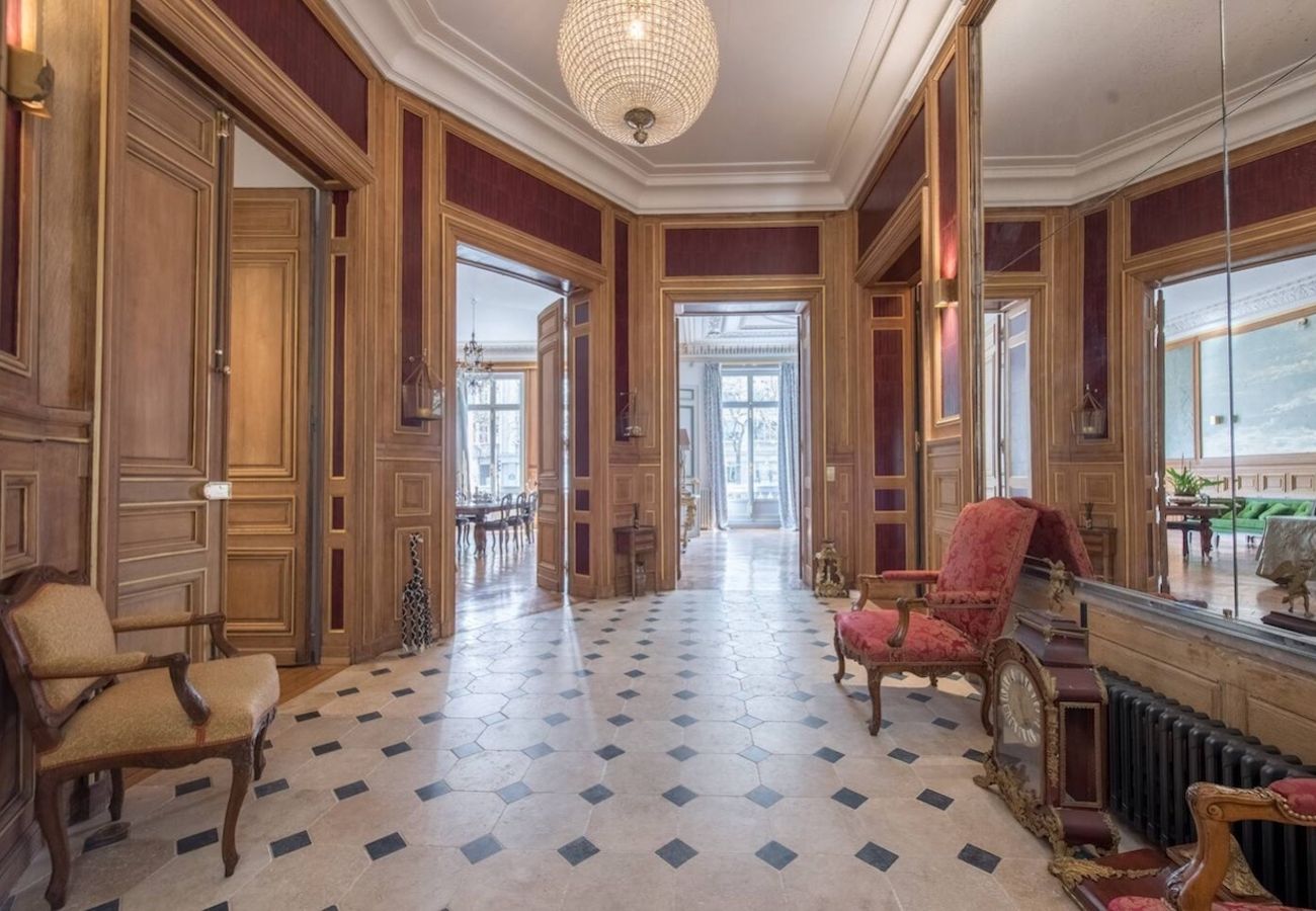 Apartment in Paris - Wagram Luxury Palace