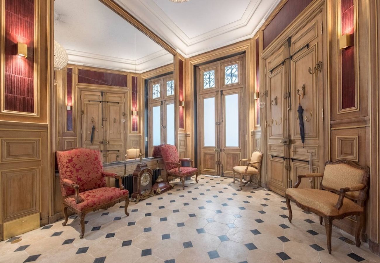 Apartment in Paris - Wagram Luxury Palace
