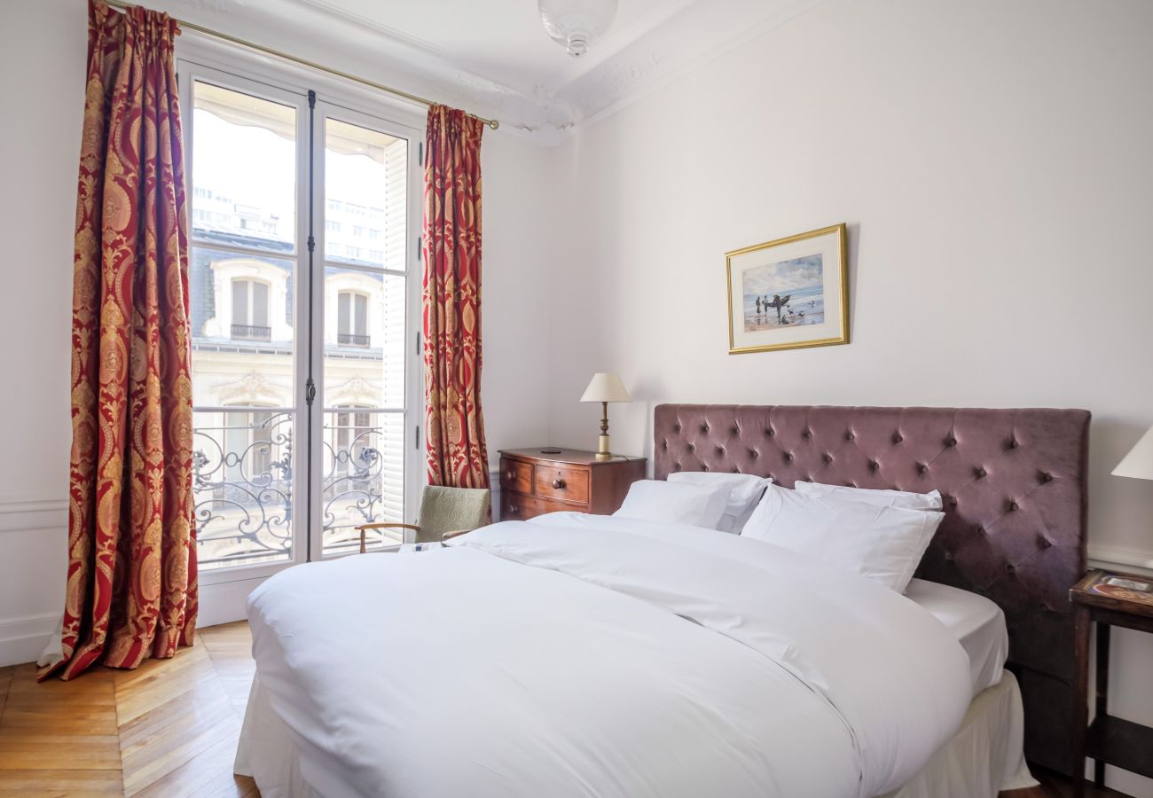 Apartment in Paris - Arc de Triomphe Home