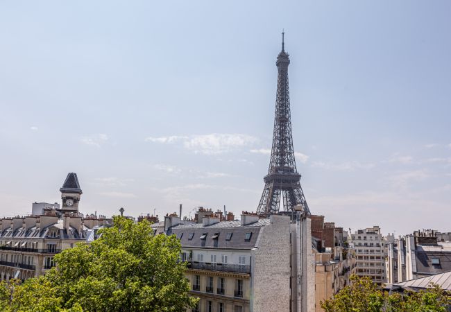 Apartment in Paris - Tour Eiffel View Apartment in Paris - Tour Eiffel View