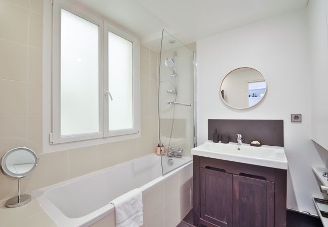 Apartment in Paris - Palais Royal Charm Home Apartment in Paris - Palais Royal Charm Home