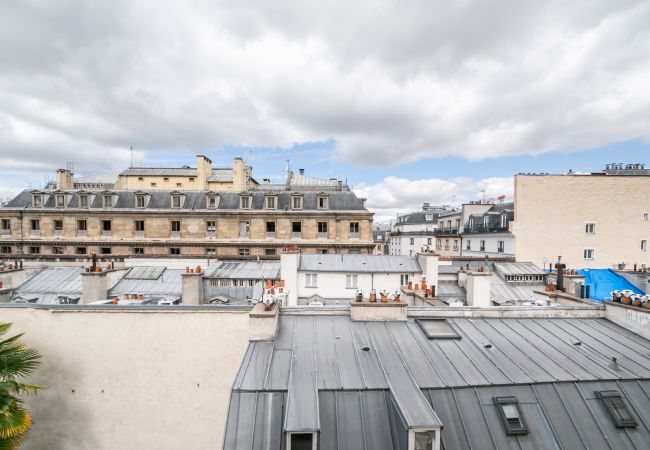 Apartment in Paris - Palais Royal Charm Home