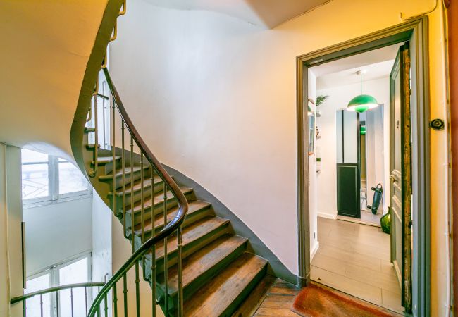 Apartment in Paris - Montmartre Vintage Apartment in Paris - Montmartre Vintage