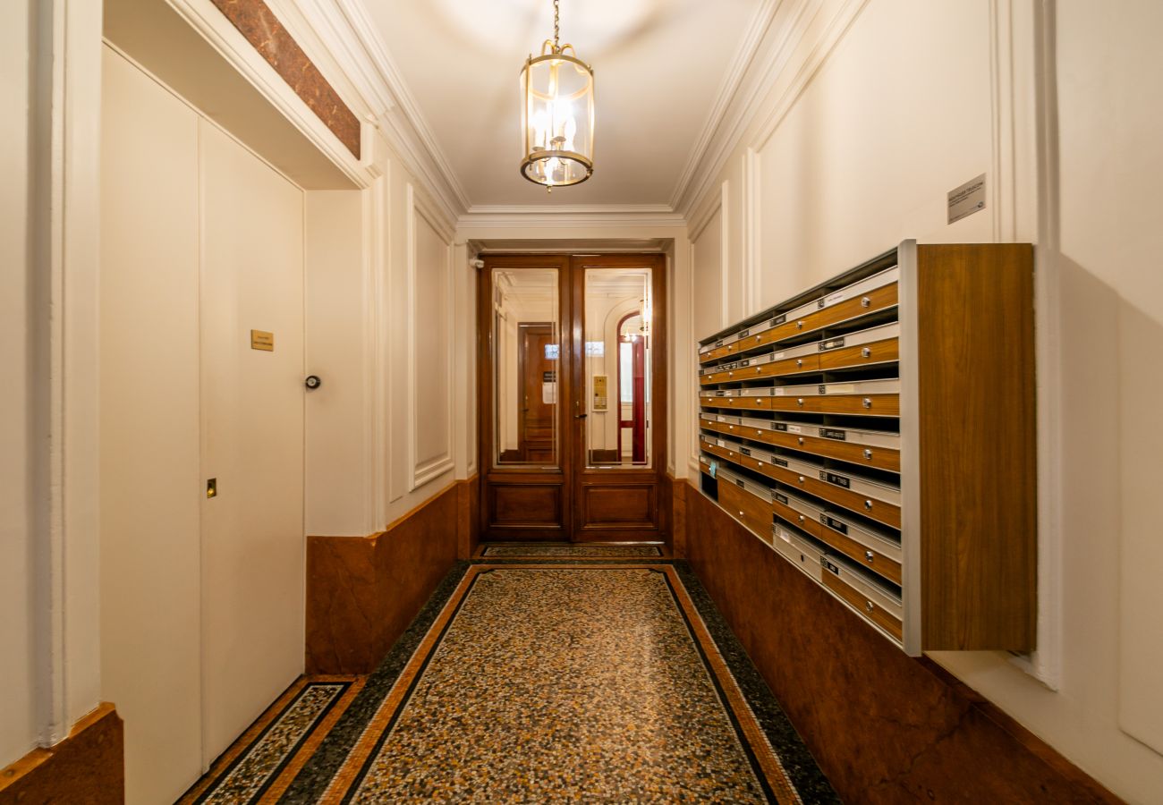 Apartment in Paris - Opéra Design