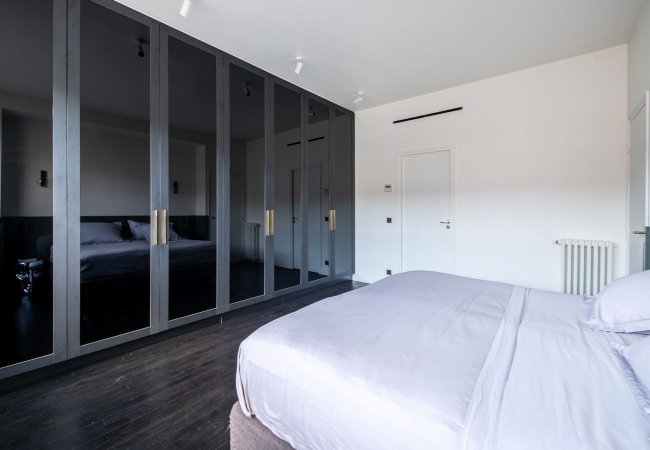 Apartment in Paris - Victor Hugo Design