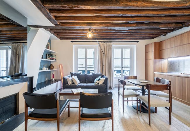 Apartment in Paris - Île Saint Louis Cosy