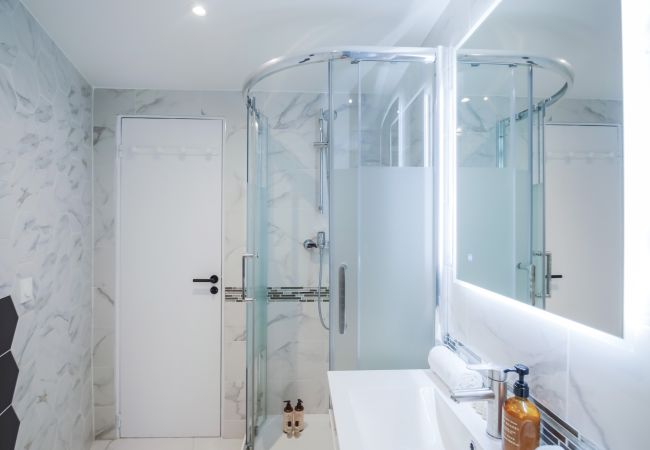 Apartment in Paris - Palais Royal Design Apartment in Paris - Palais Royal Design