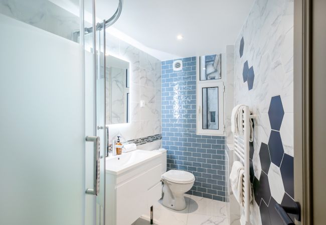 Apartment in Paris - Palais Royal Design Apartment in Paris - Palais Royal Design