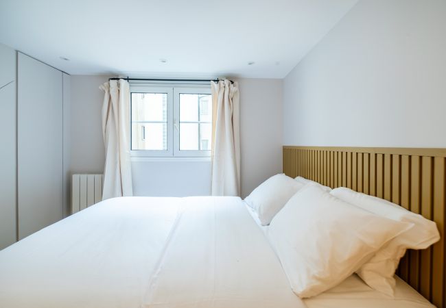 Apartment in Paris - Palais Royal Design Apartment in Paris - Palais Royal Design