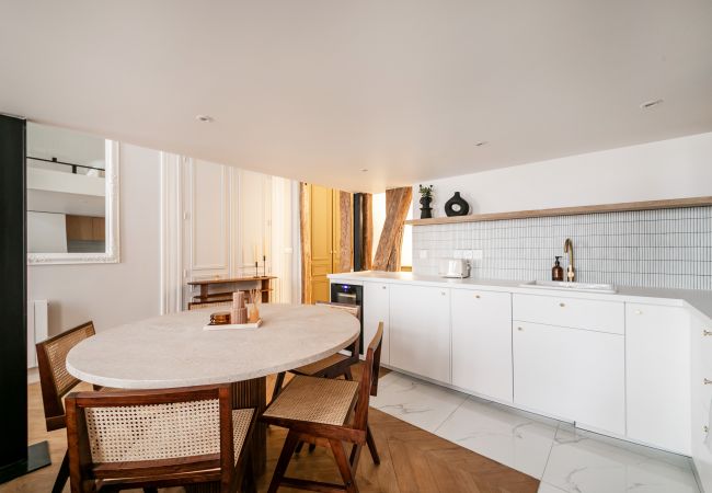 Apartment in Paris - Palais Royal Design Apartment in Paris - Palais Royal Design