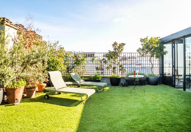 Apartment in Paris - Parc Monceau Terrasse