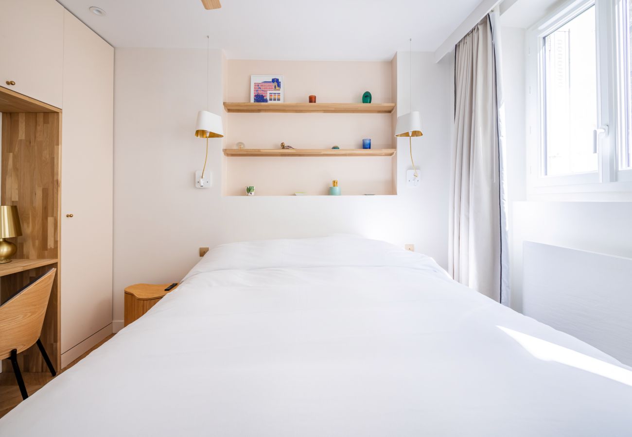 Apartment in Paris - Jardin du Luxembourg Design