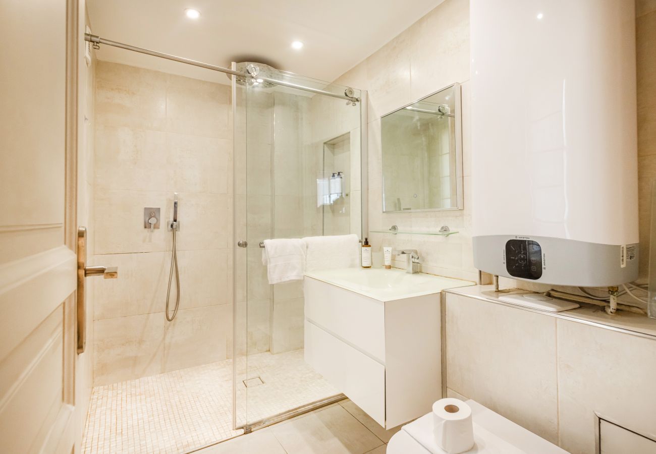 Apartment in Paris - Montorgueil Cosy