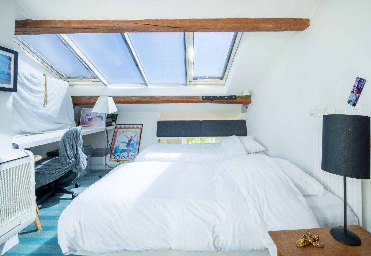 Apartment in Paris - Batignolles Home