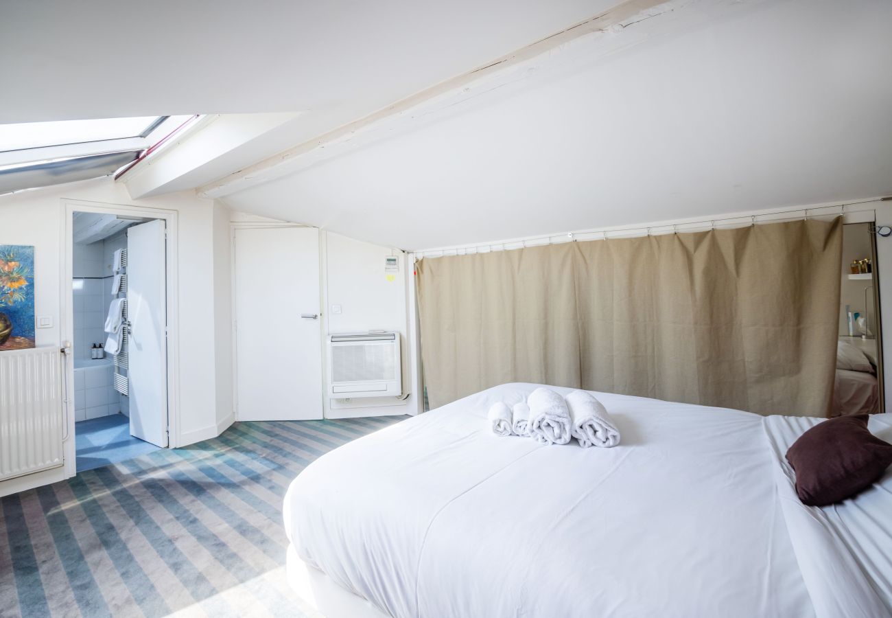 Apartment in Paris - Batignolles Home