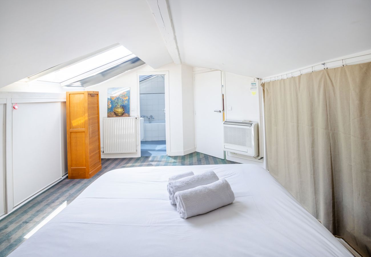 Apartment in Paris - Batignolles Home