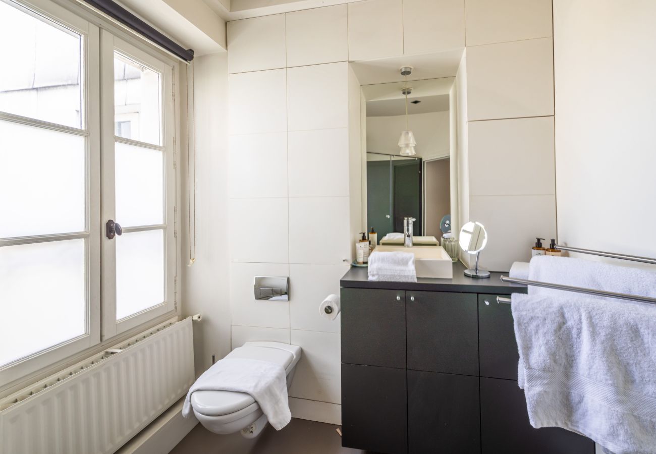 Apartment in Paris - Batignolles Home