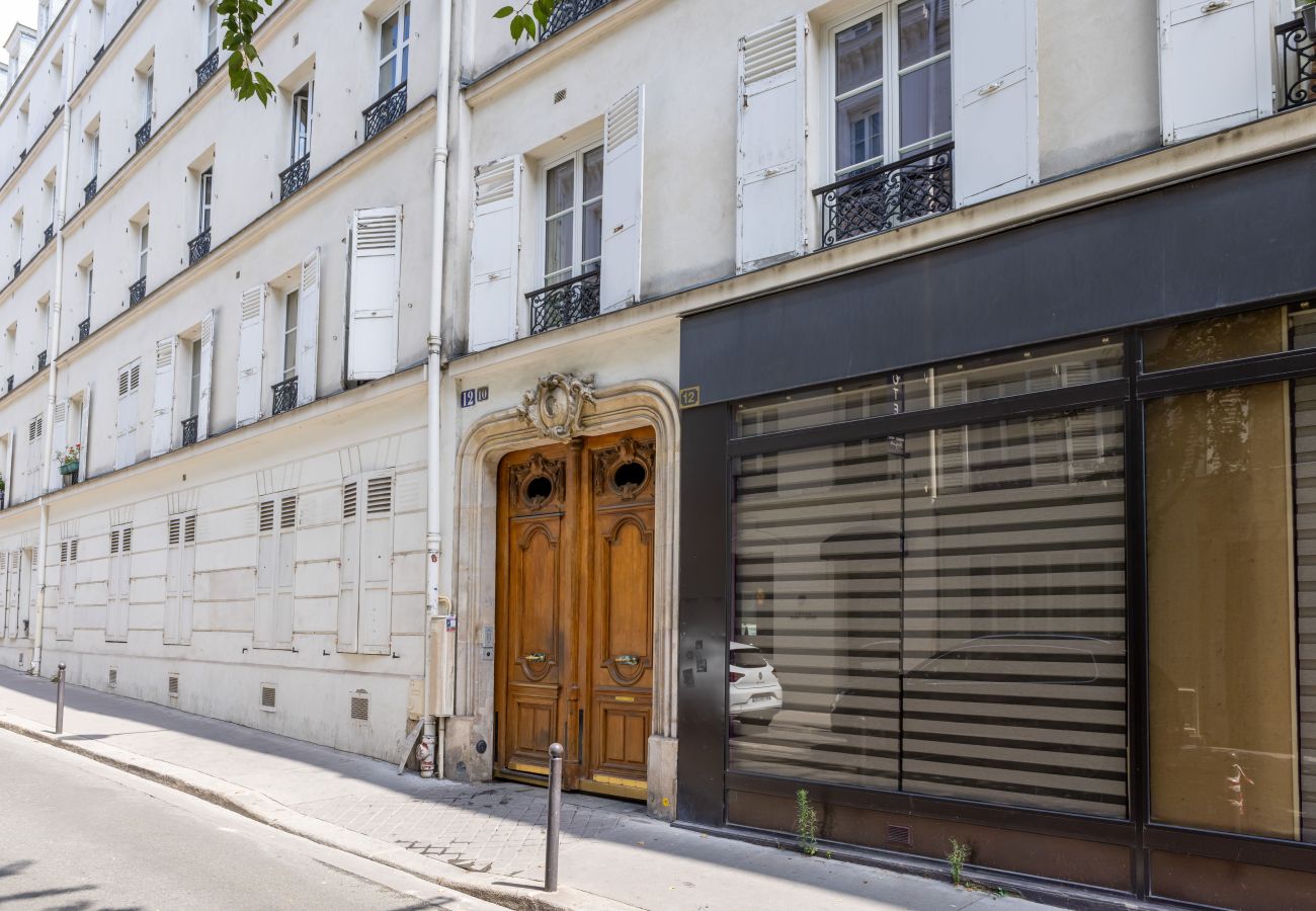 Apartment in Paris - Batignolles Home