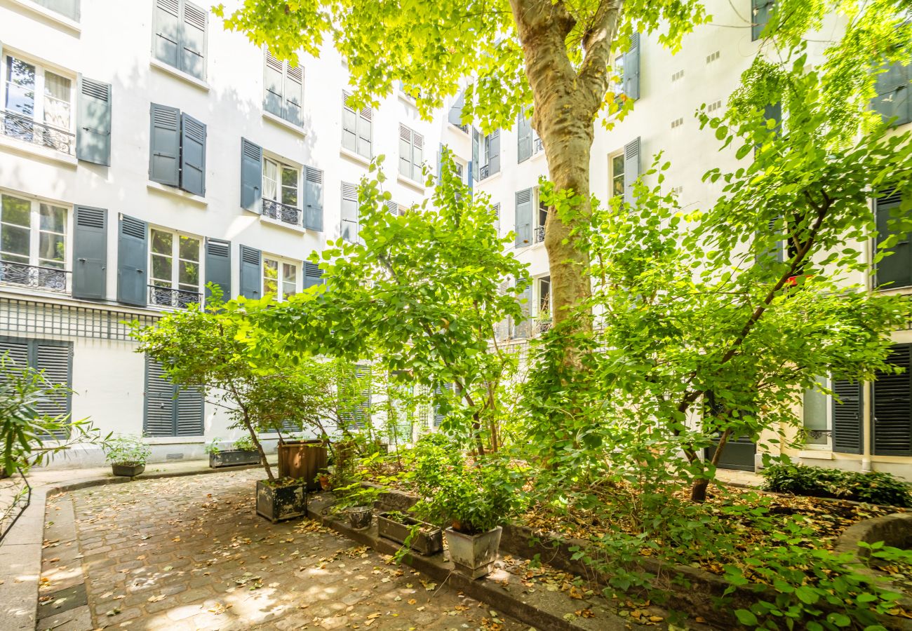 Apartment in Paris - Batignolles Home