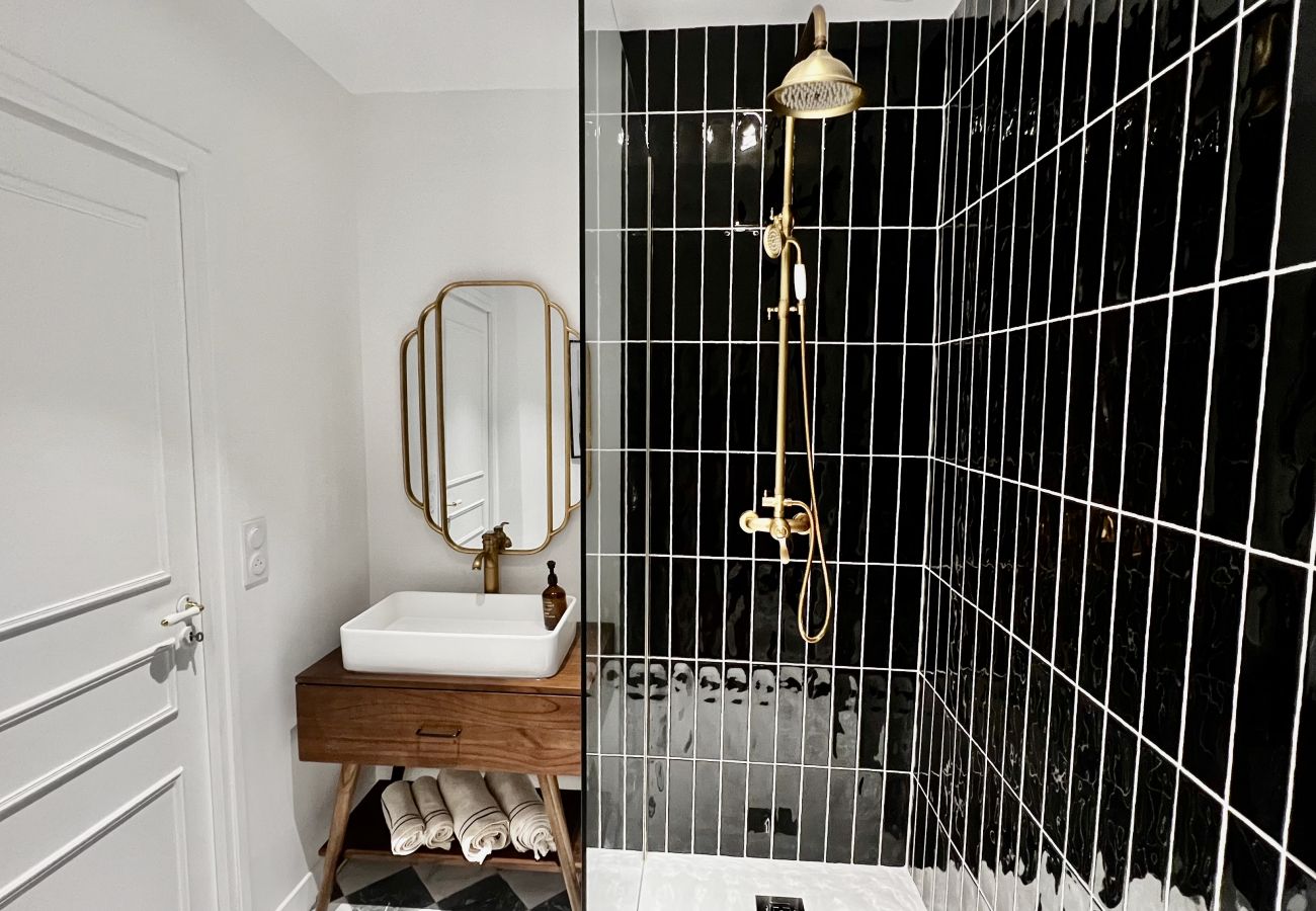 Apartment in Paris - Grenelle Design