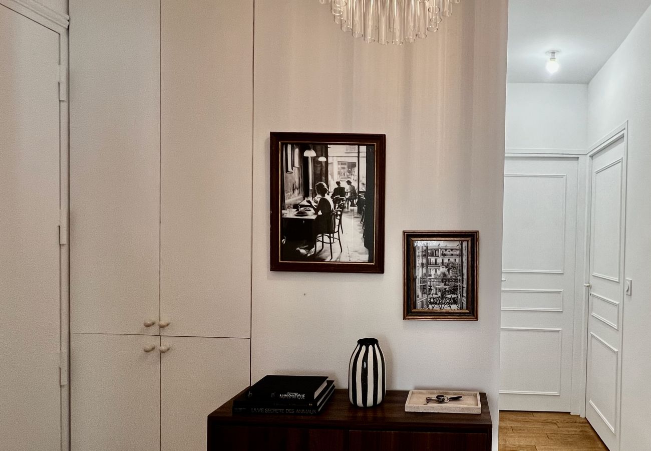 Apartment in Paris - Grenelle Design
