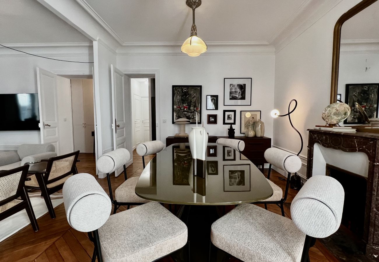 Apartment in Paris - Grenelle Design