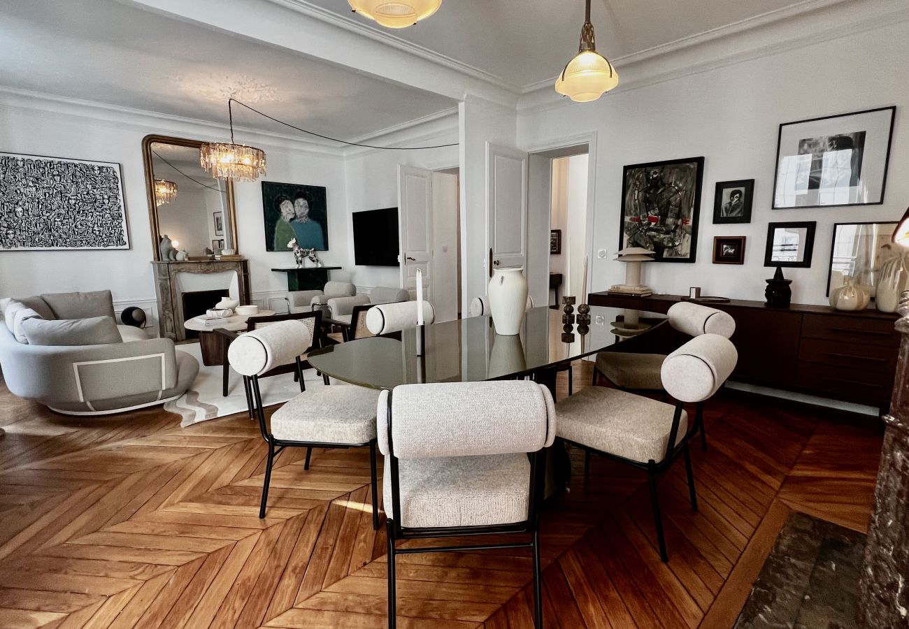 Apartment in Paris - Grenelle Design