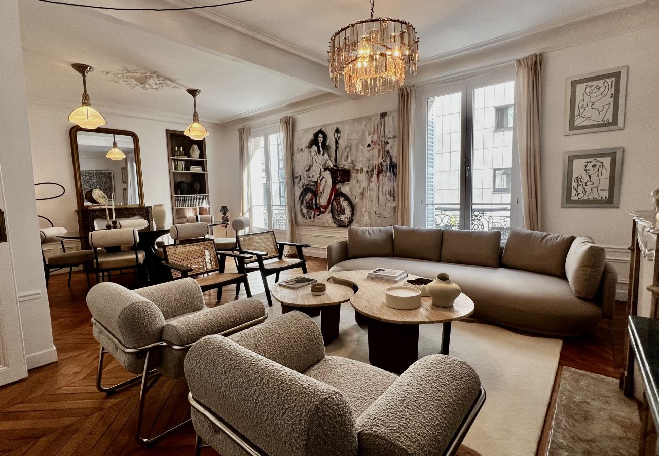 Apartment in Paris - Grenelle Design